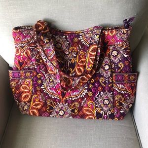 LIKE NEW Vera Bradley Tote